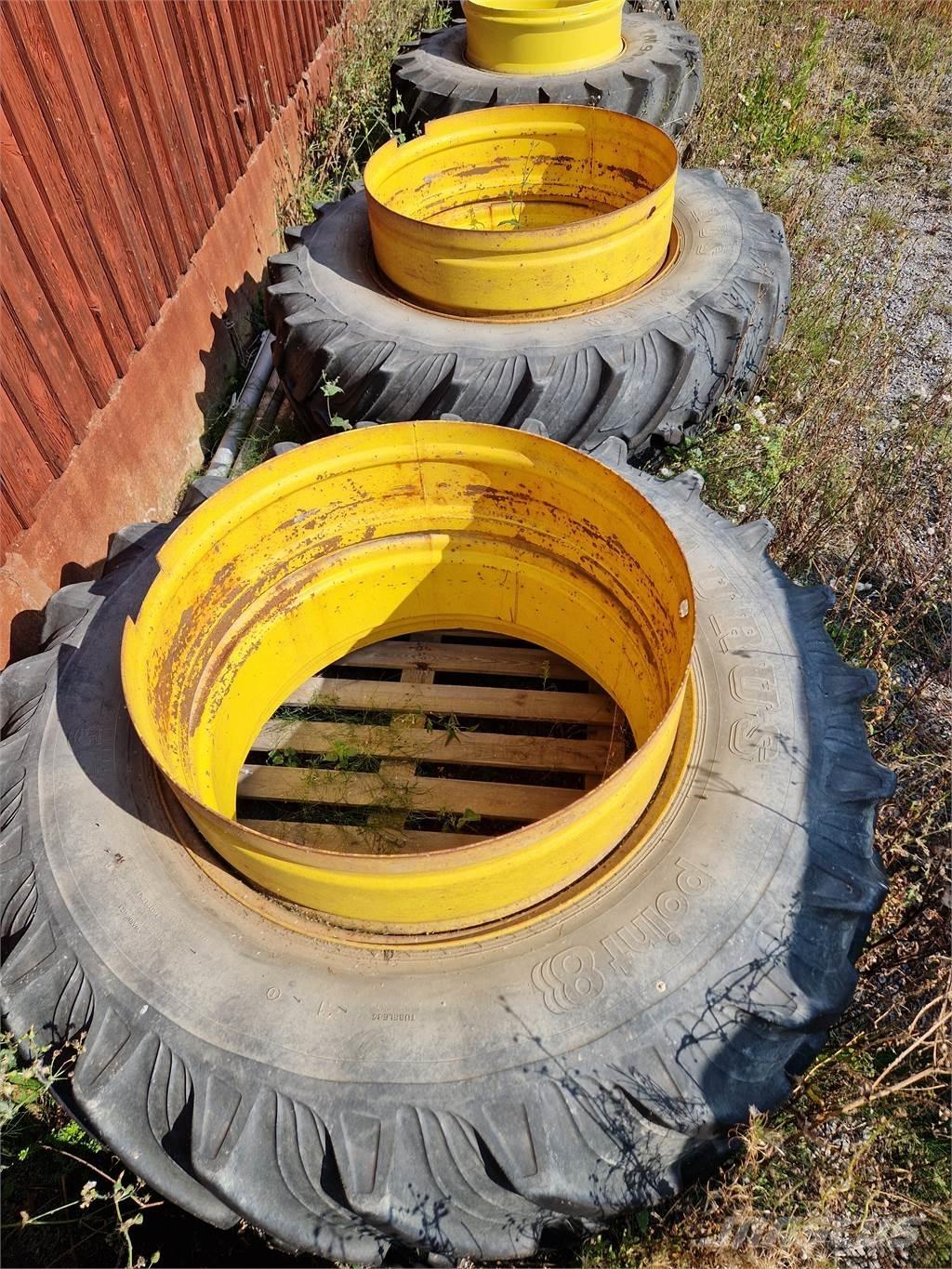  650/65x42, 540/65x30 Renkaat ja vanteet
