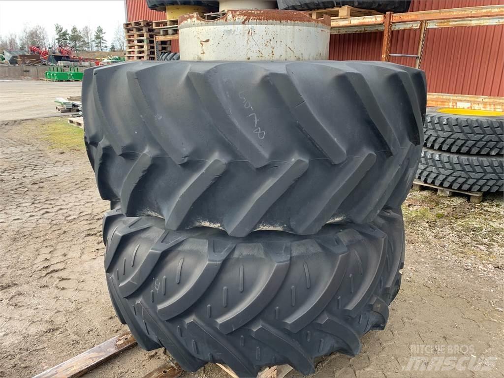  710/75x34 Renkaat ja vanteet