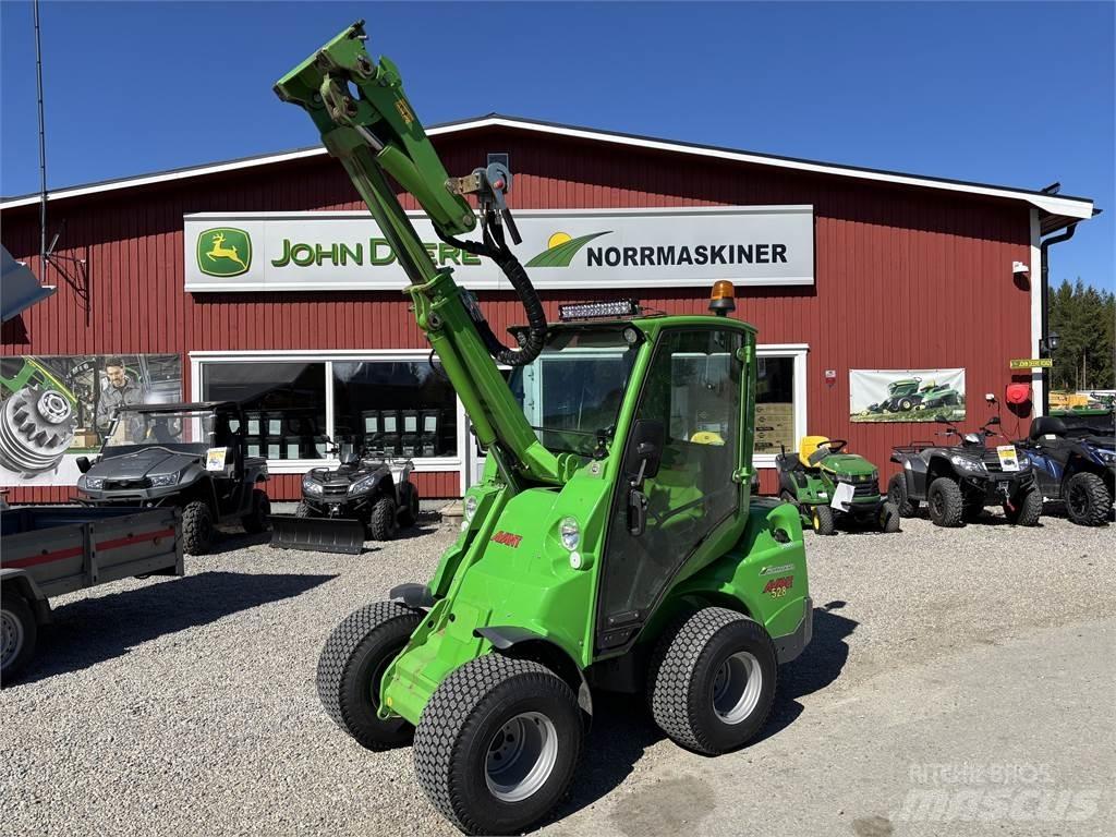 Avant 528 Liukuohjatut kuormaajat