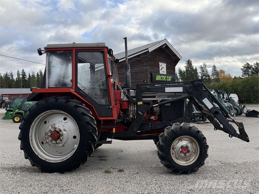 Belarus 825 Traktorit