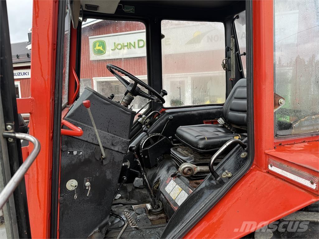 Belarus 825 Traktorit