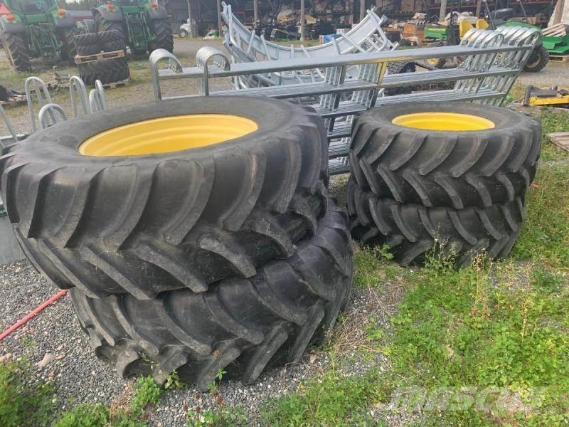 Firestone Däck på fälg Renkaat ja vanteet