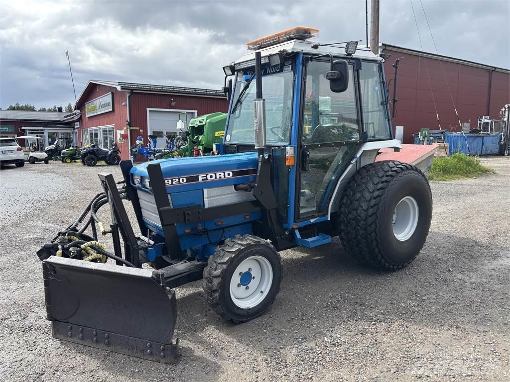 Ford 1920 4WD Traktorit