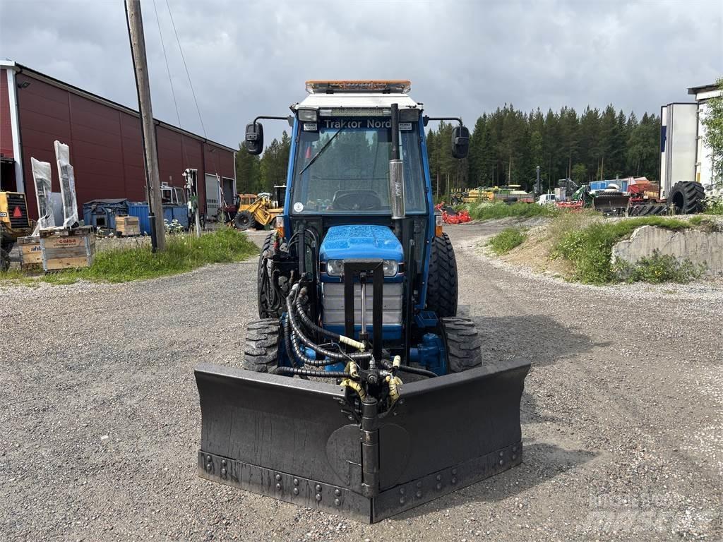 Ford 1920 4WD Traktorit