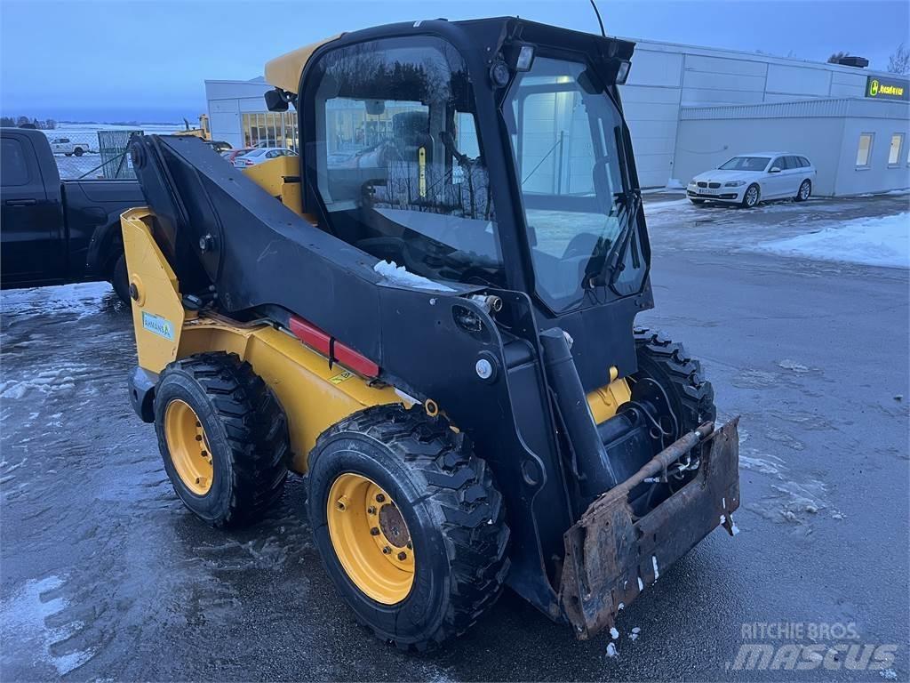JCB 330 SKID STEER Mönkijät