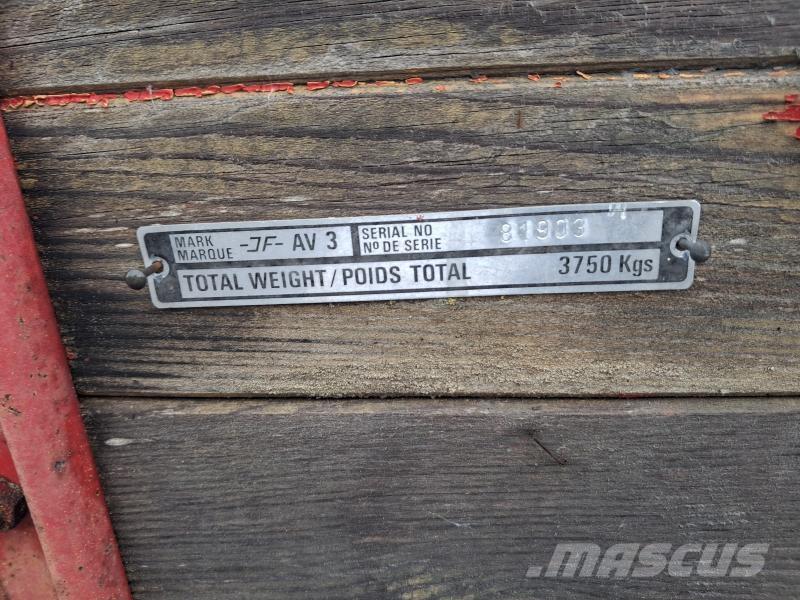 JF AV 3 GÖDSELVAGN Yleisperävaunut