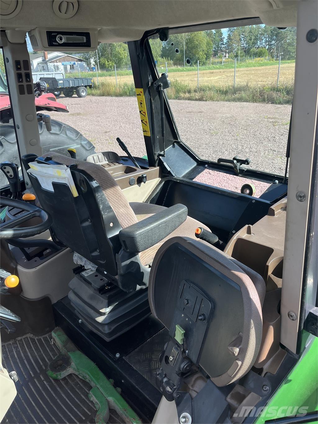 John Deere 5620 Traktorit