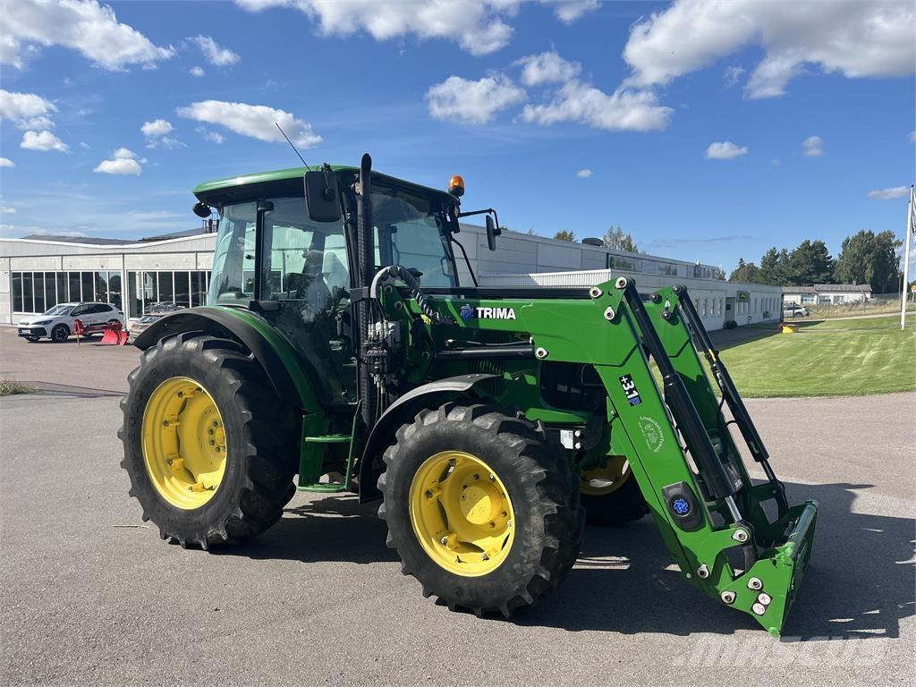 John Deere 5620 Traktorit