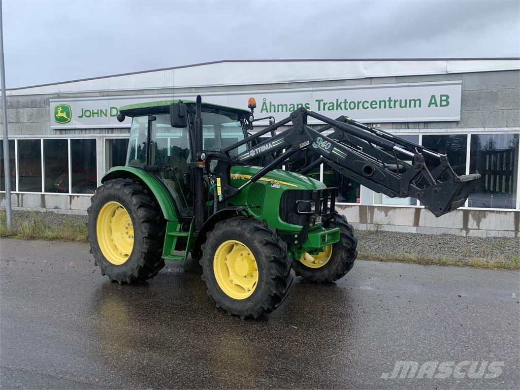John Deere 5820 Traktorit