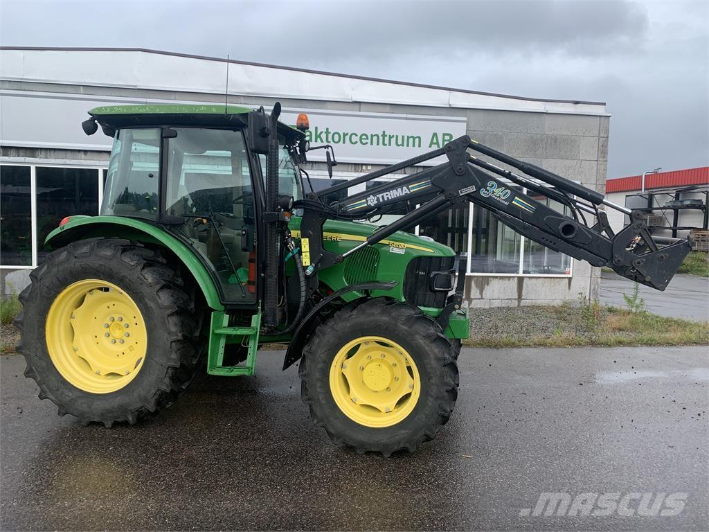 John Deere 5820 Traktorit