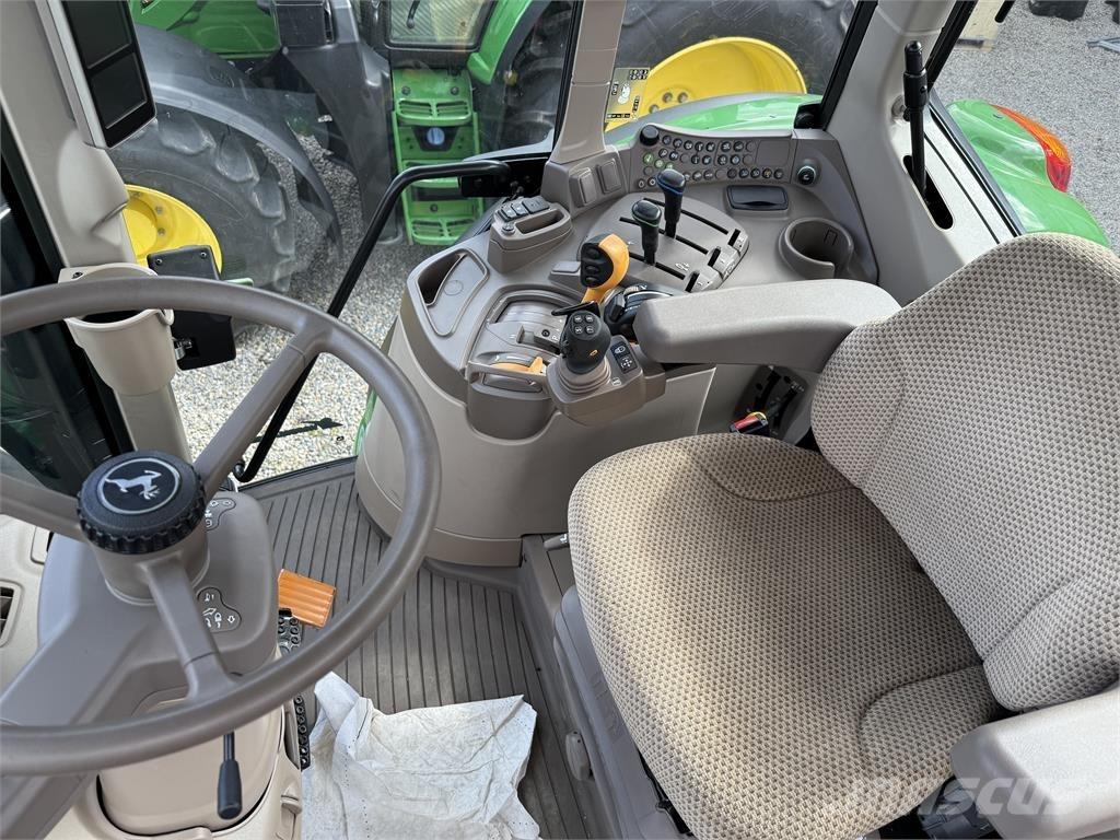 John Deere 6090M Traktorit
