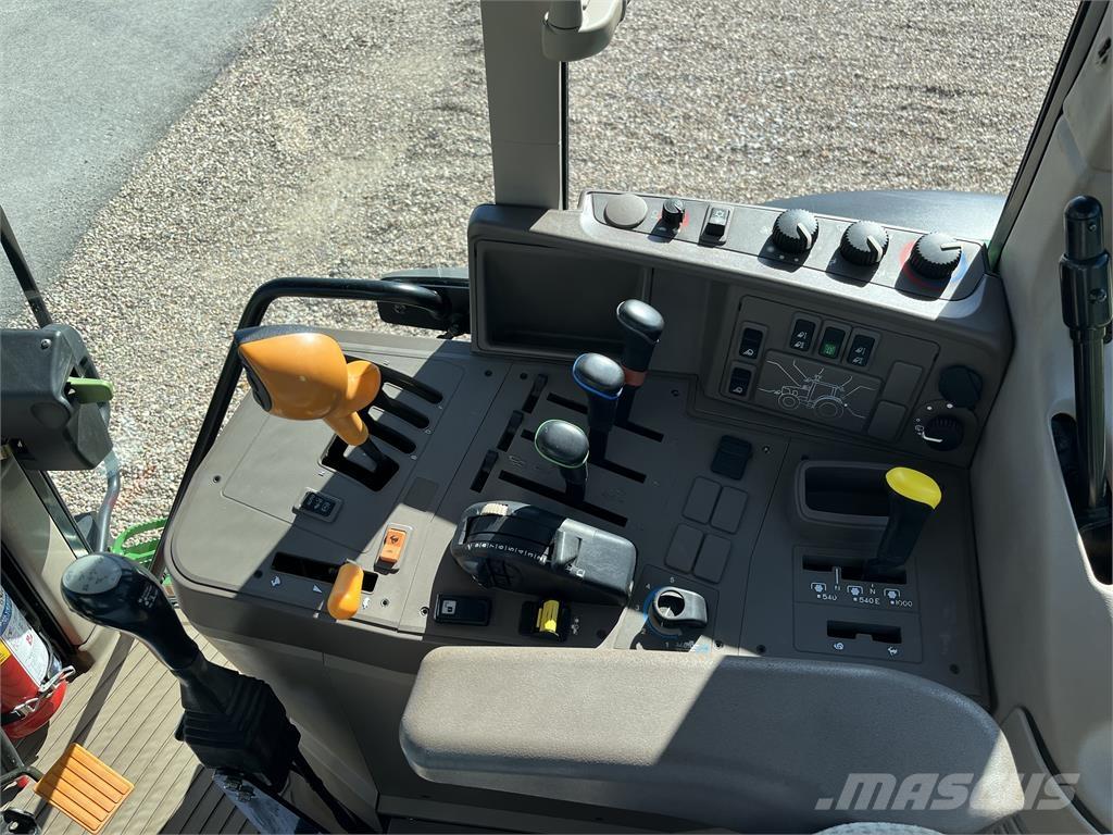 John Deere 6125M Traktorit