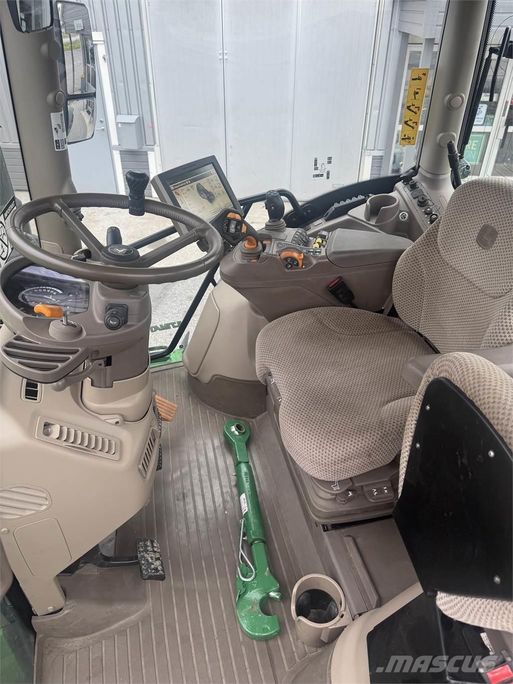 John Deere 6130R Traktorit