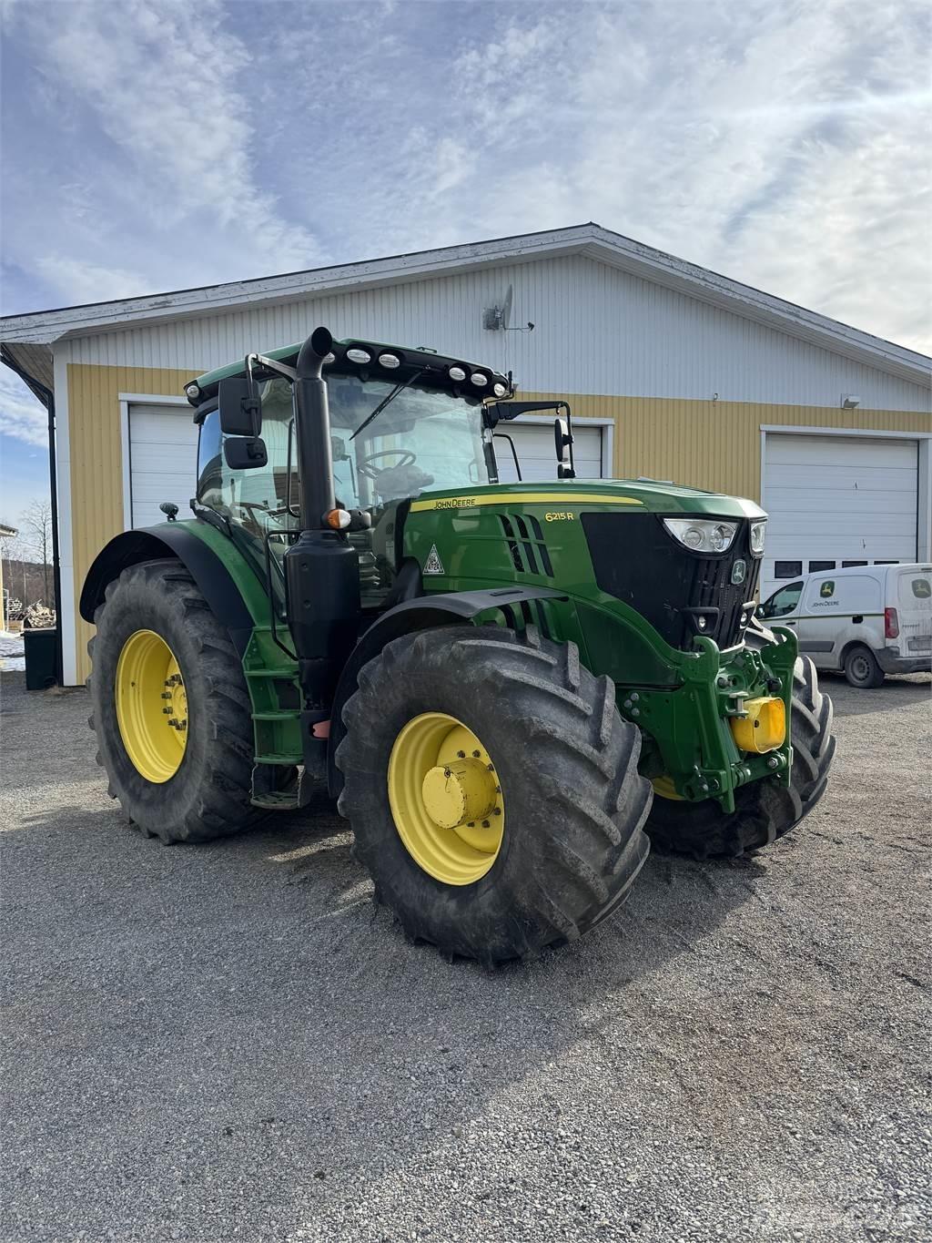 John Deere 6215R Traktorit