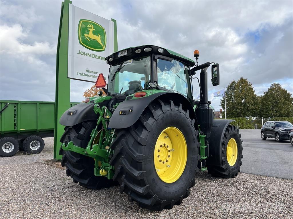 John Deere 6215R Traktorit