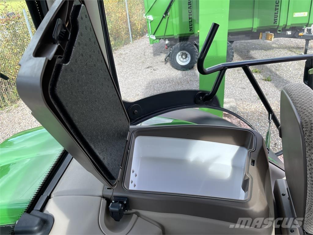 John Deere 6215R Traktorit