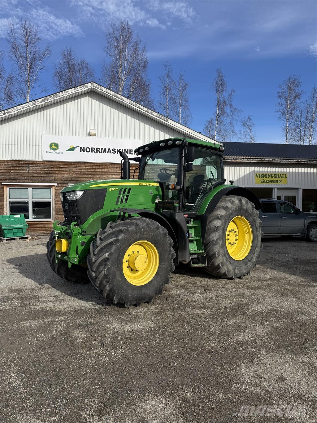 John Deere 6215R Traktorit