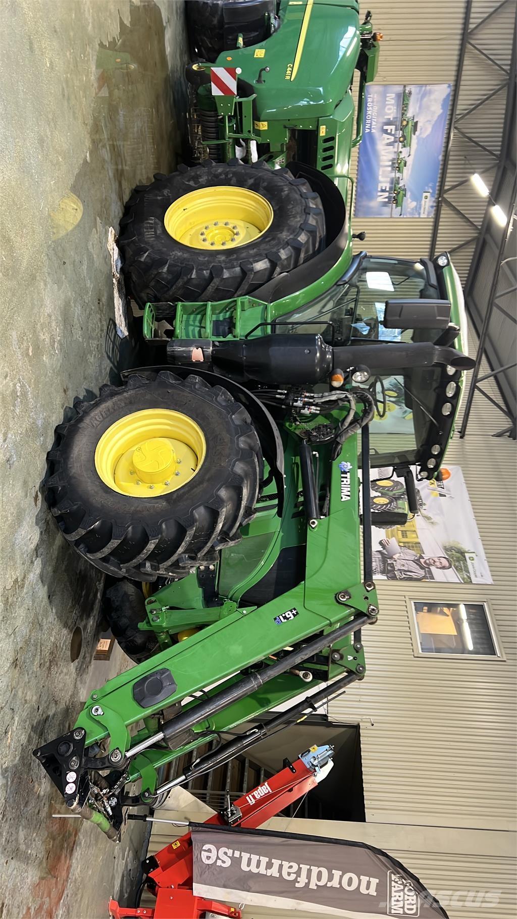 John Deere 6215R Traktorit