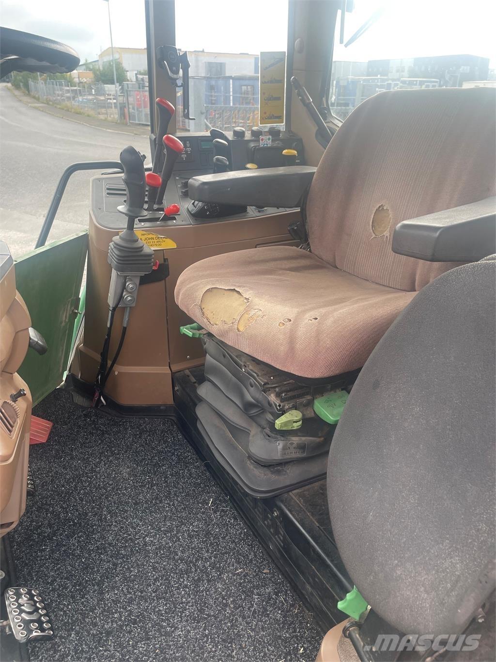 John Deere 6900 TRAKTOR Traktorit