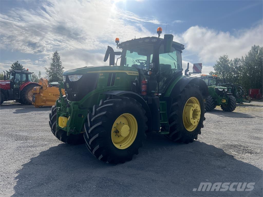 John Deere 6R 250 Traktorit