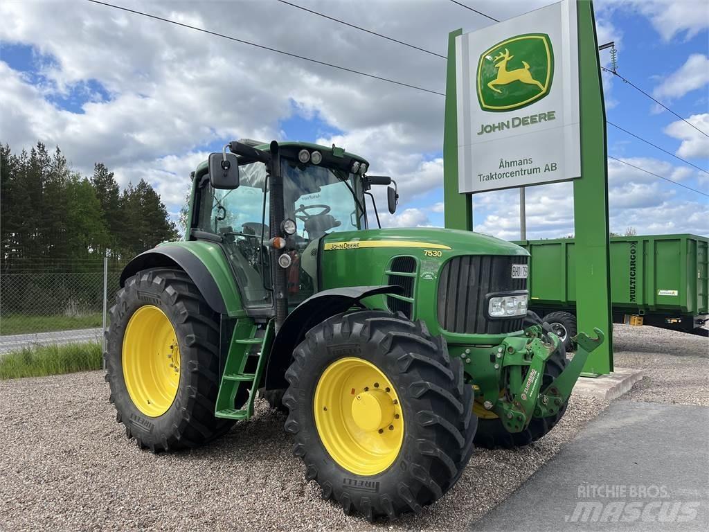 John Deere 7530 Premium Traktorit