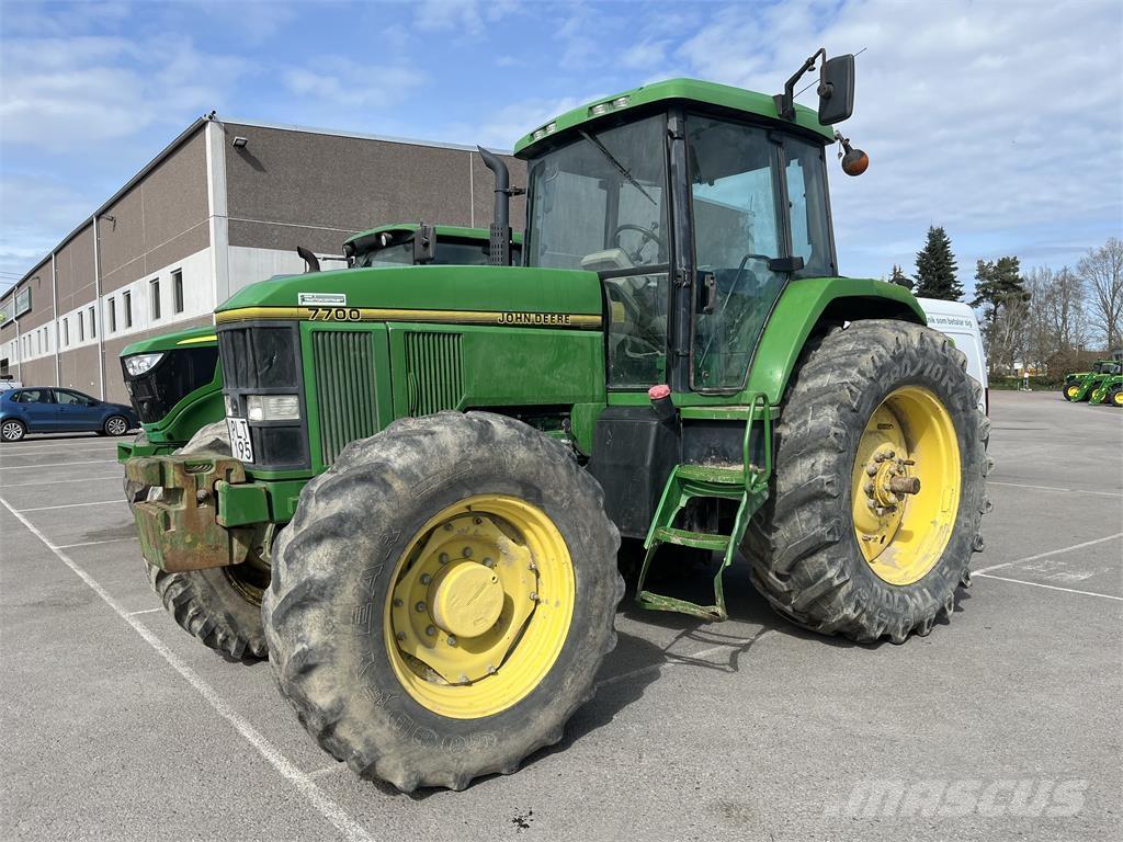 John Deere 7700 Traktorit