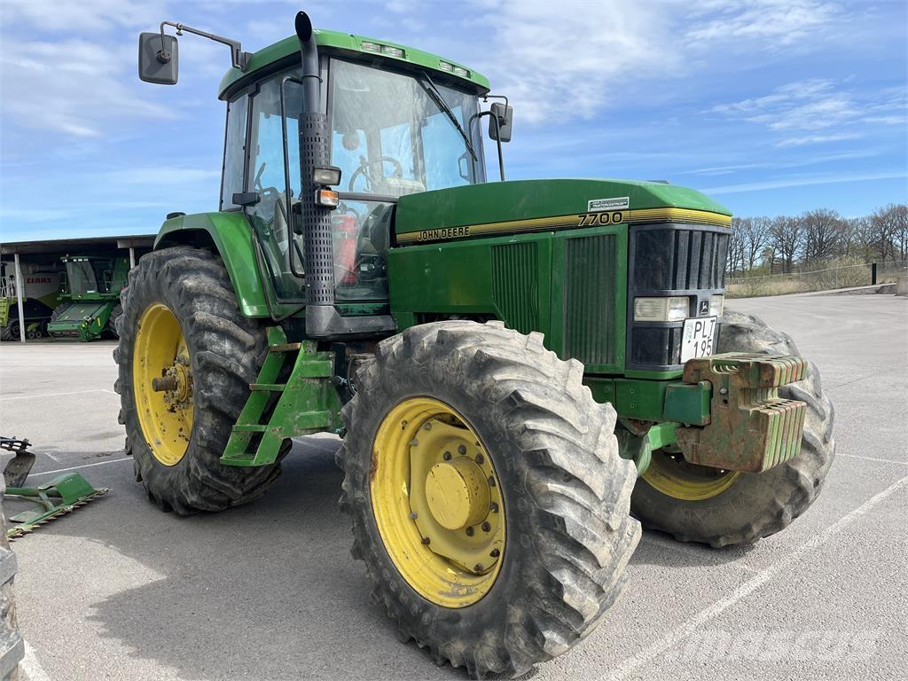 John Deere 7700 Traktorit