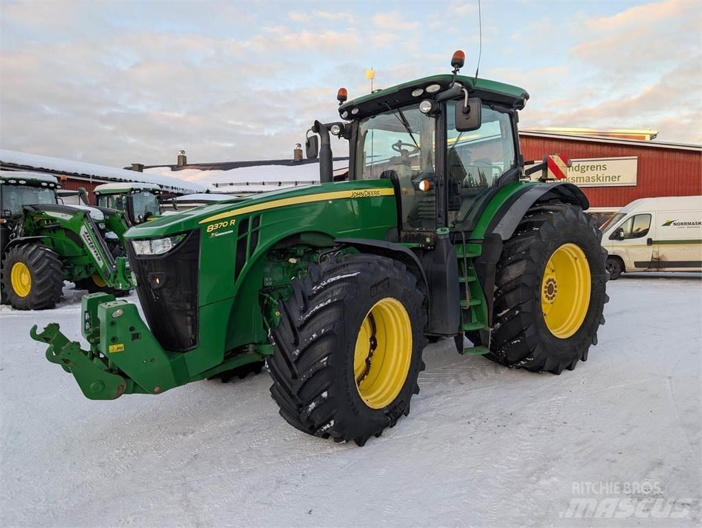 John Deere 8370R Traktorit