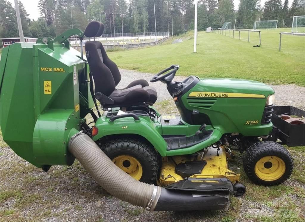 John Deere x748 Päältäajettavat ruohonleikkurit