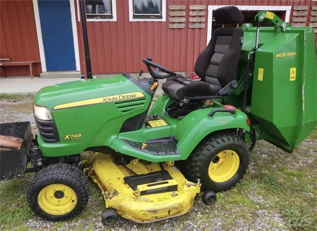 John Deere x748 Päältäajettavat ruohonleikkurit