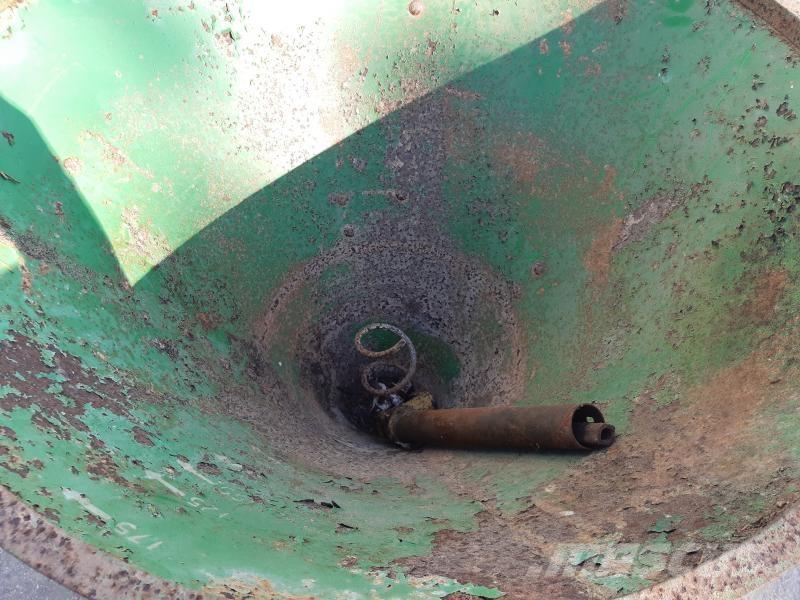  KONSTGÖDSEL TRATT Muut kylvö- ja istutuskoneet sekä lisävarusteet