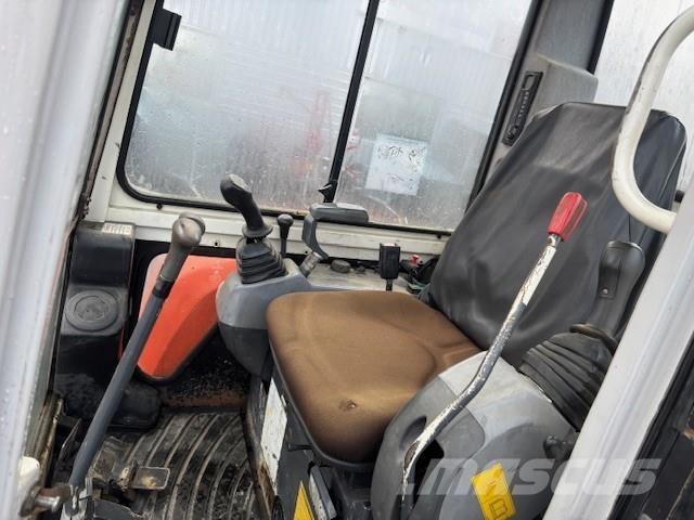 Kubota U35-3 a Telakaivukoneet