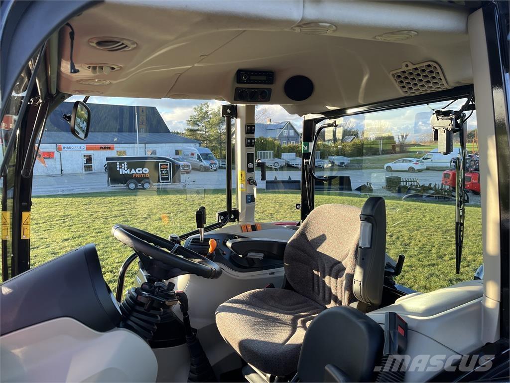 Massey Ferguson 4708M Traktorit