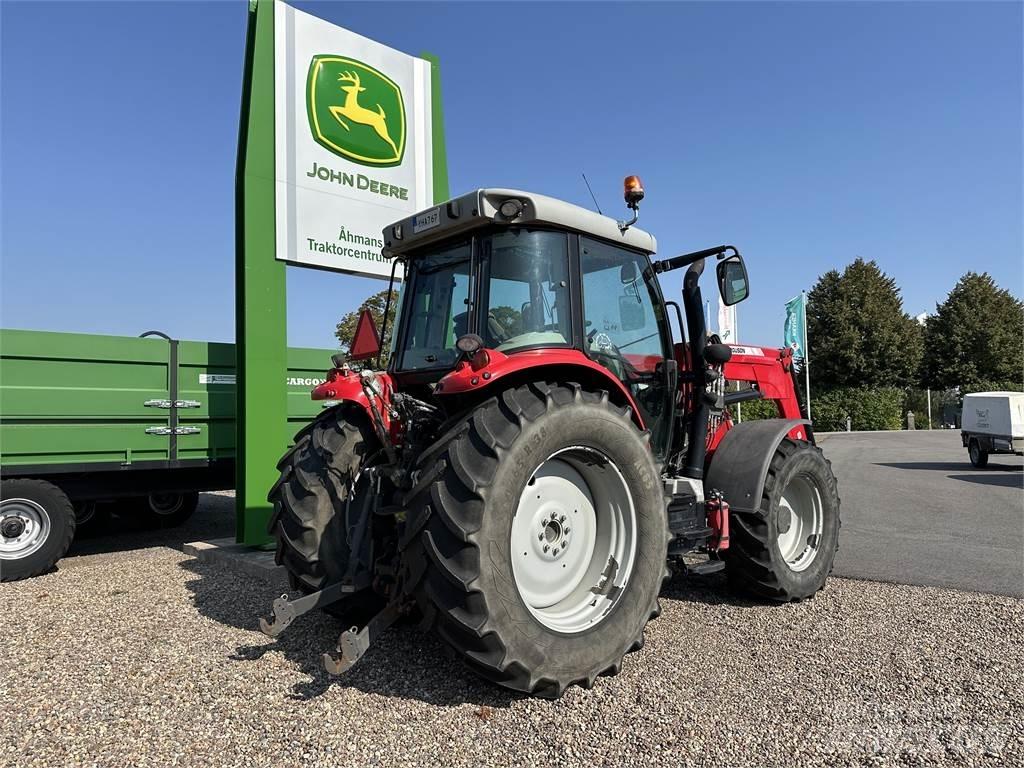 Massey Ferguson 5712 Traktorit
