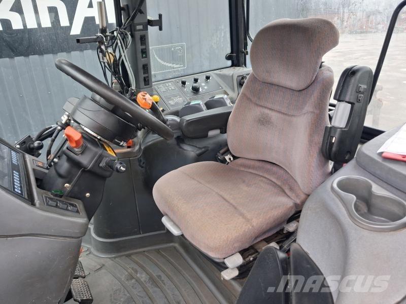 New Holland TM 190 Traktorit