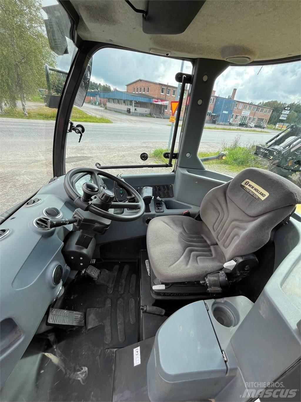 New Holland W70C Pyöräkuormaajat