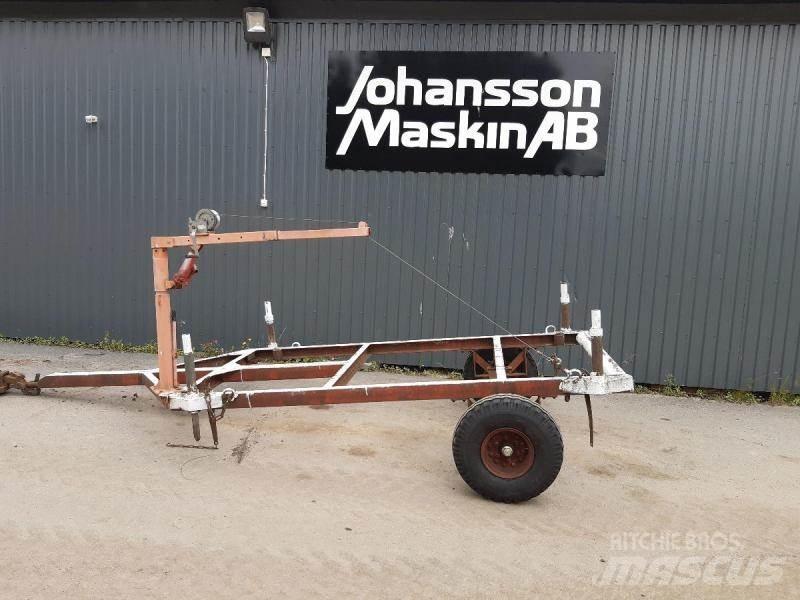  Skogvagn med vinch Metsäperävaunut