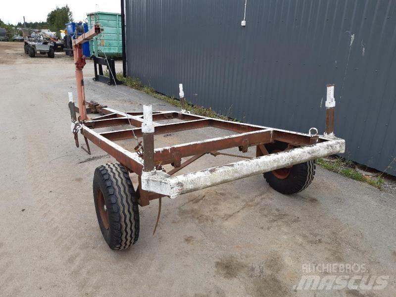  Skogvagn med vinch Metsäperävaunut