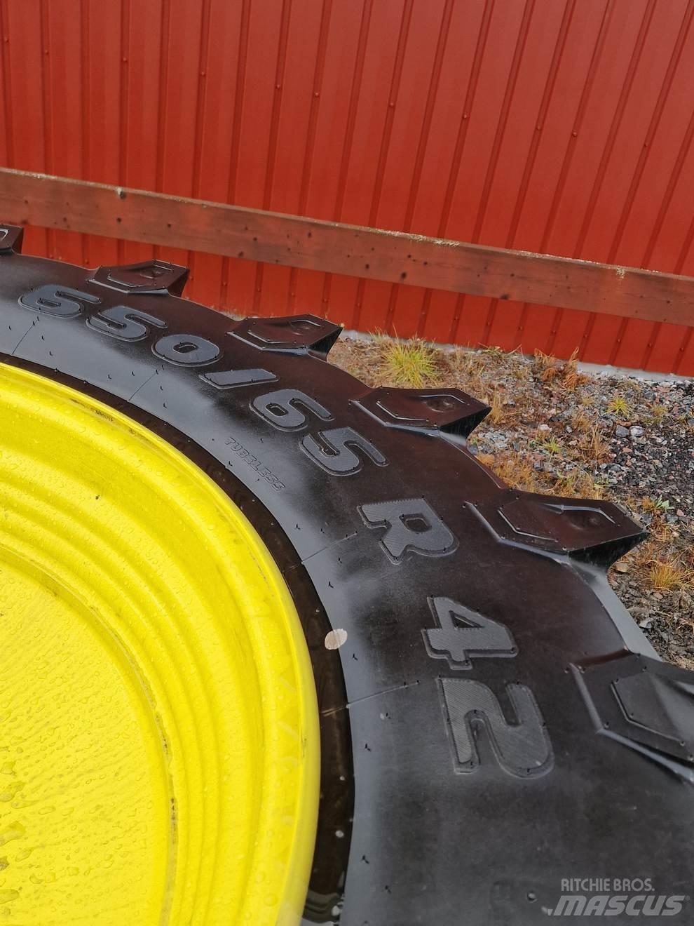 Trelleborg TM800 Renkaat ja vanteet