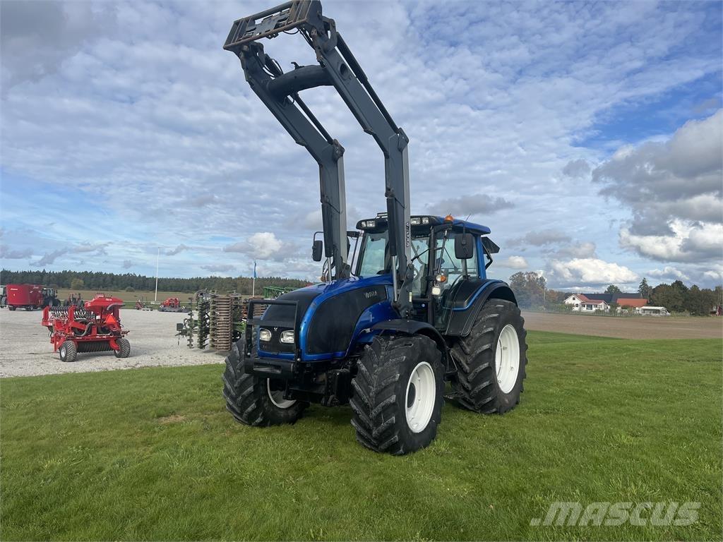 Valtra T151 E Traktorit