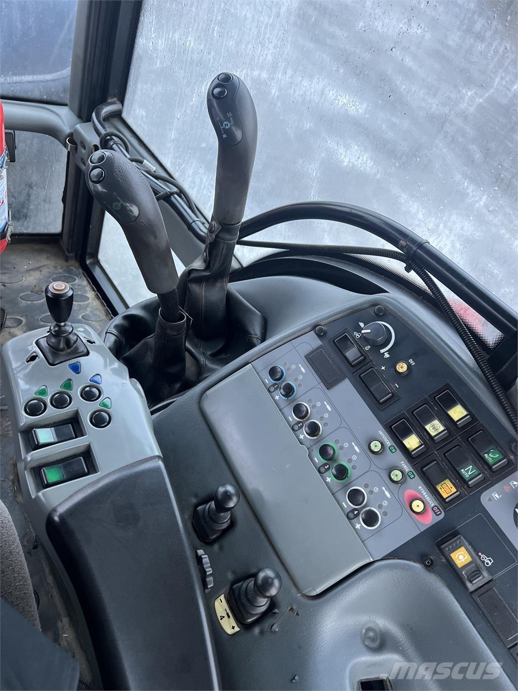 Valtra T190 Traktorit