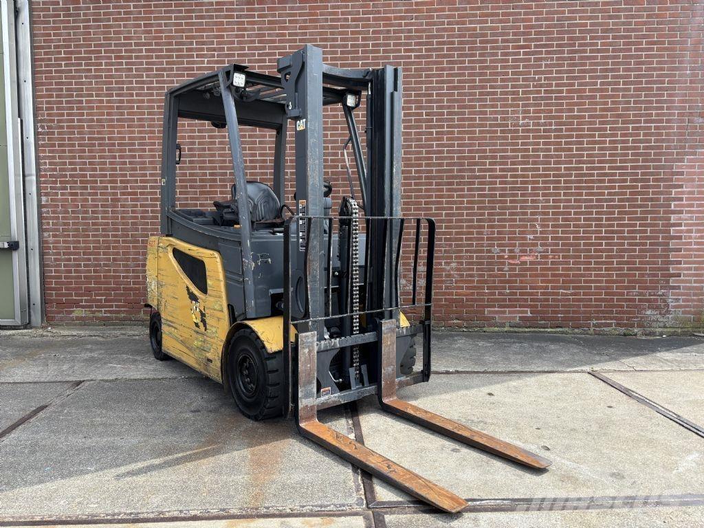 CAT 2EP5000 Sähkötrukit