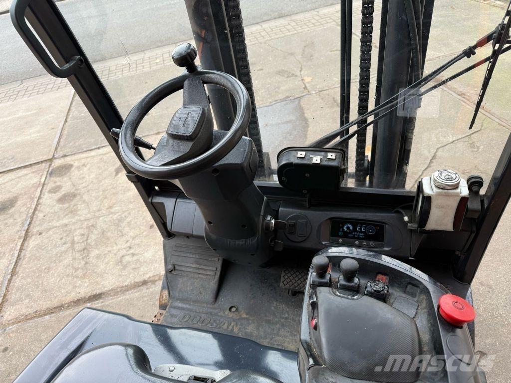 Doosan B35X-7 Sähkötrukit