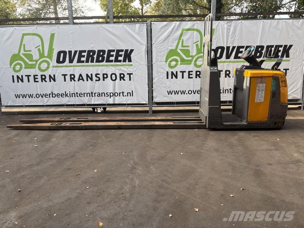 Jungheinrich ECE230 Ajettavat pinoamisvaunut