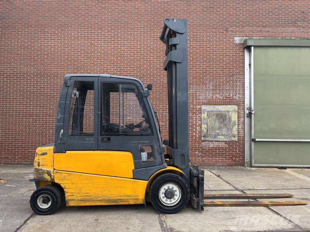 Jungheinrich EFG545 Sähkötrukit