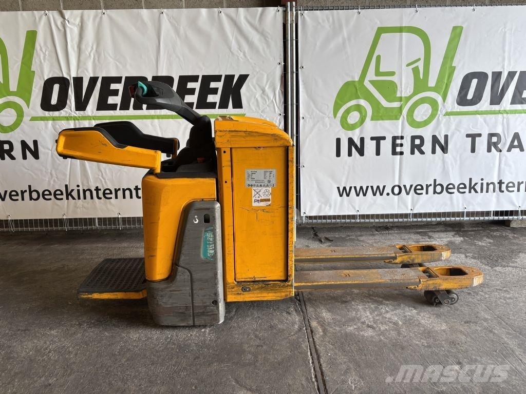 Jungheinrich ERE 225 Ajettavat pinoamisvaunut