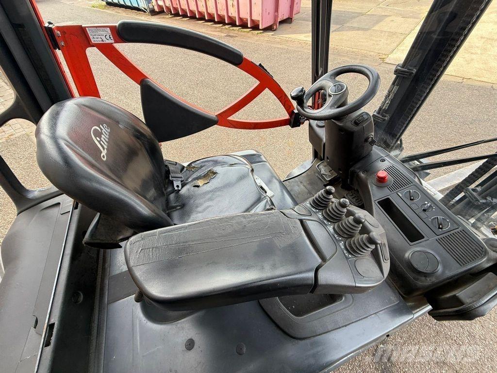 Linde E30-01 Sähkötrukit