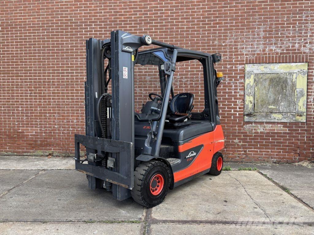 Linde E30-01 Sähkötrukit
