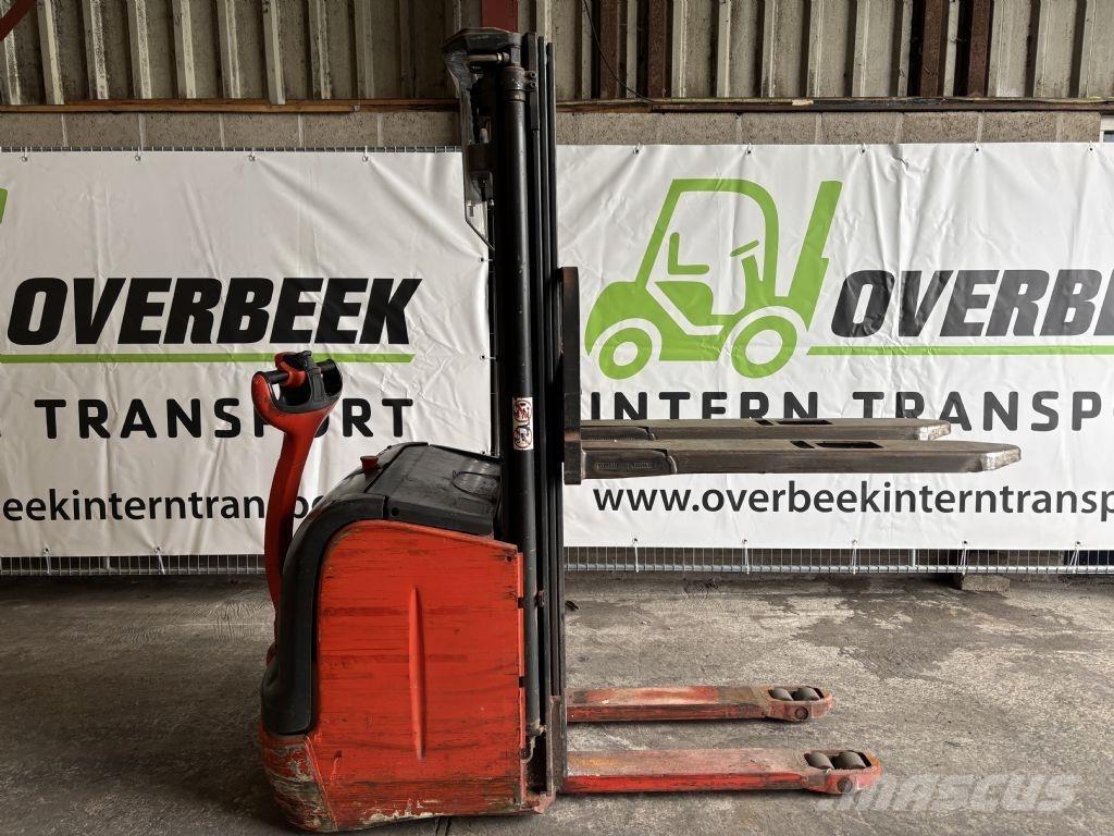 Linde L14 Käyden ajettavat pinoamistrukit