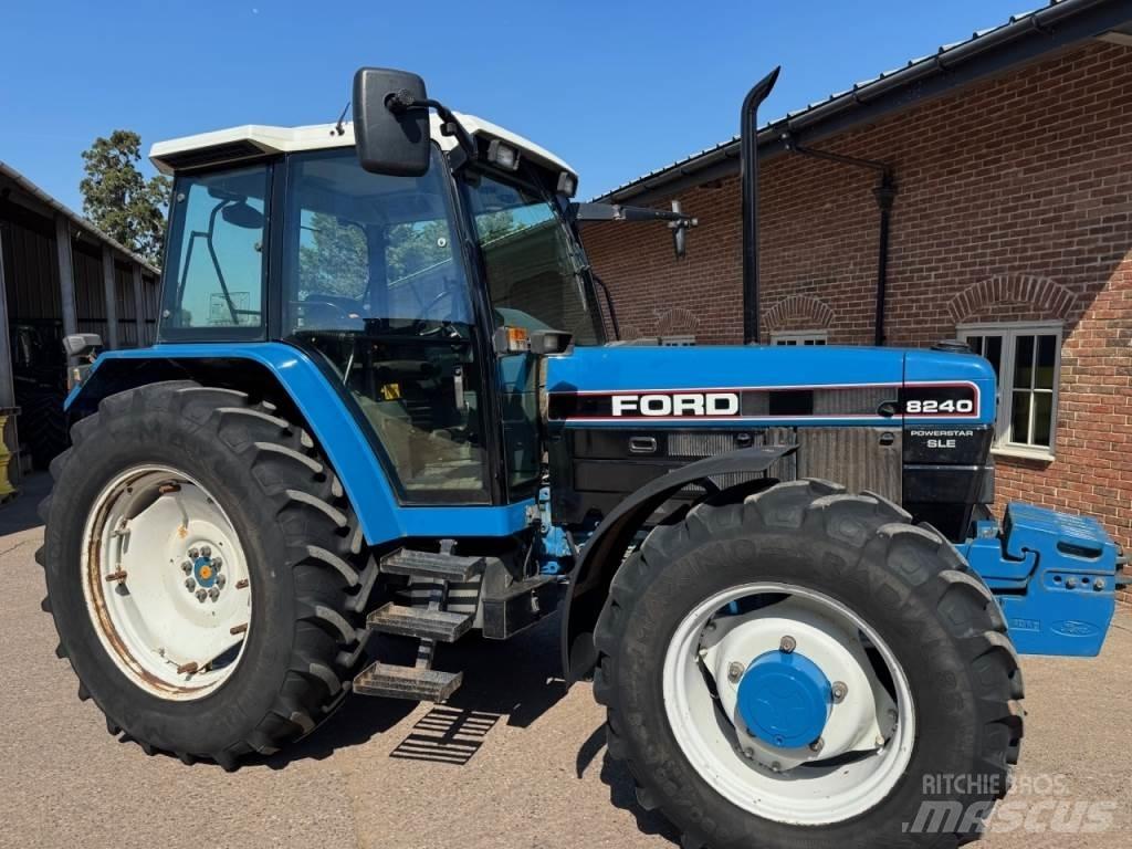 Ford 8240 SLE Traktorit
